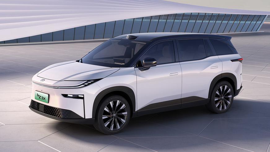 Toyota привезла в Китай два электрических прототипа