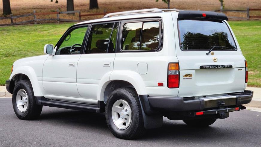 Почти новый Land Cruiser 80 оценили дороже 130 000 долларов