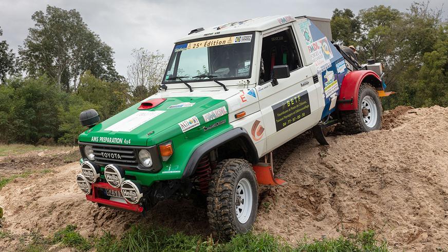 Старый Land Cruiser для «Дакара» пустят с молотка