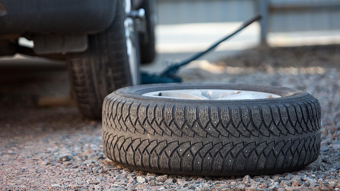 Напоминалка: с&nbsp;1&nbsp;декабря езда на&nbsp;летних шинах запрещена