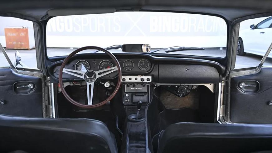 Крошечную ретро-Honda выставят на торги