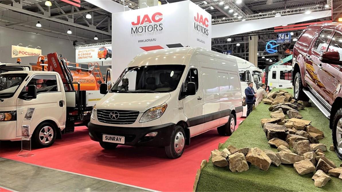 Казахстанский JAC Sunray намерены продавать в России