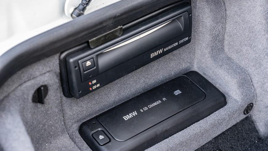 На торги выставили почти новую BMW 740iL (E38) 2000 модельного года