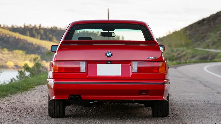 Очень редкую BMW M3 хотят продать за 200 тысяч долларов