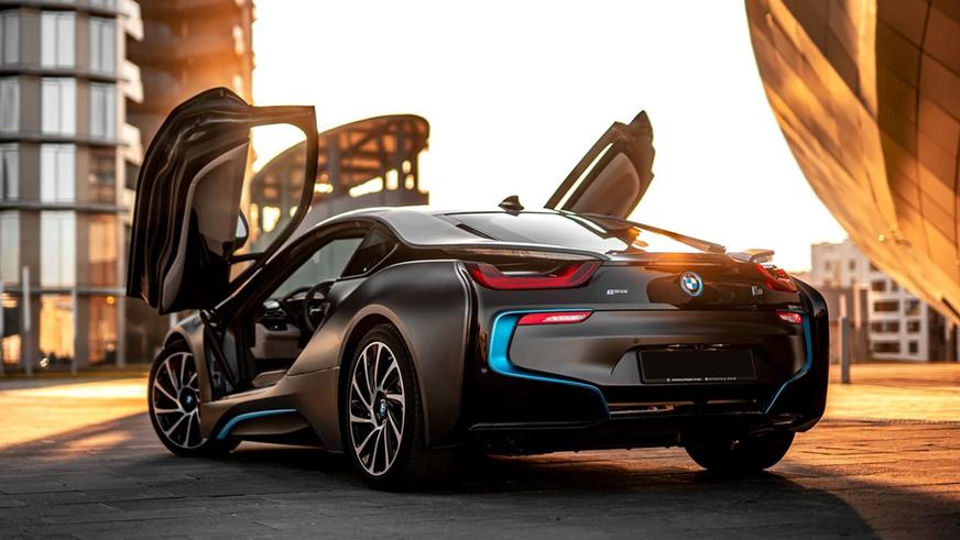 Интересные объявления на Kolesa.kz: от Mercedes-Benz 300 SEL до BMW i8