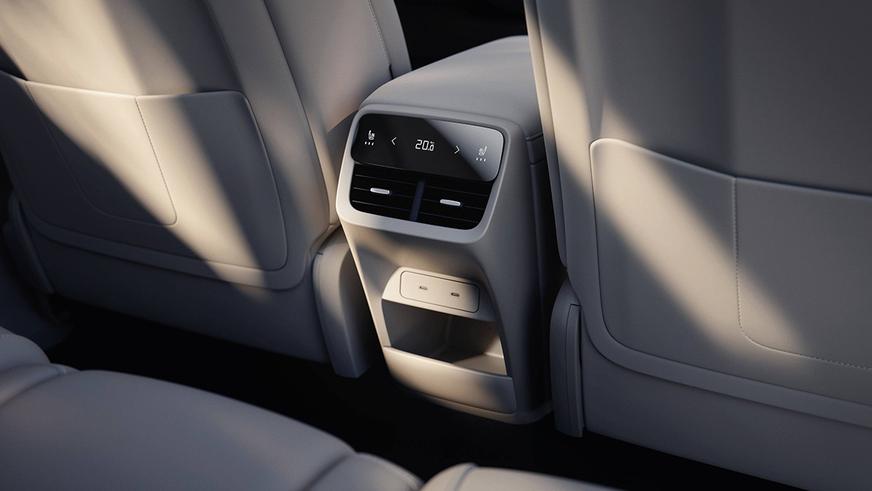 Представлен новый Volvo XC70. Теперь это кроссовер