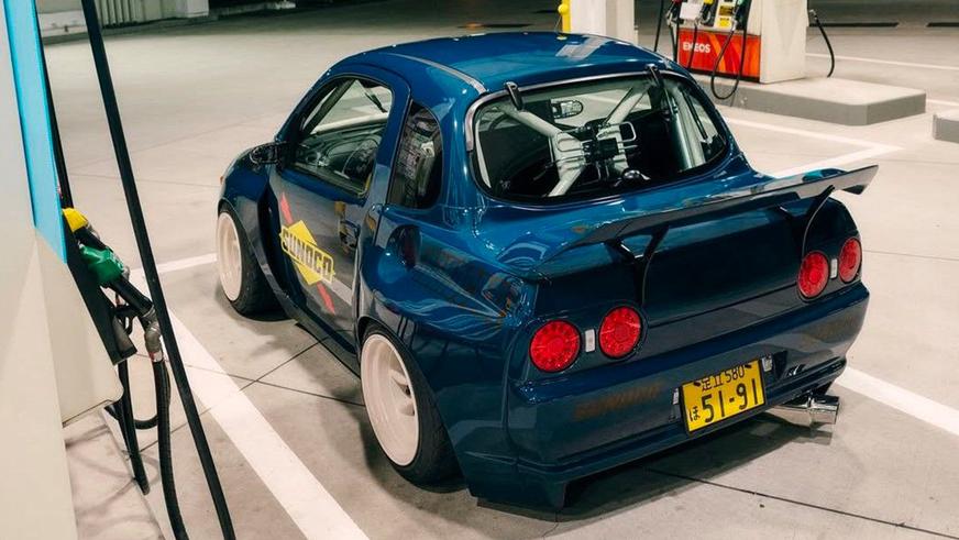 Фото дня: особые Supra и GT-R для тесных улиц