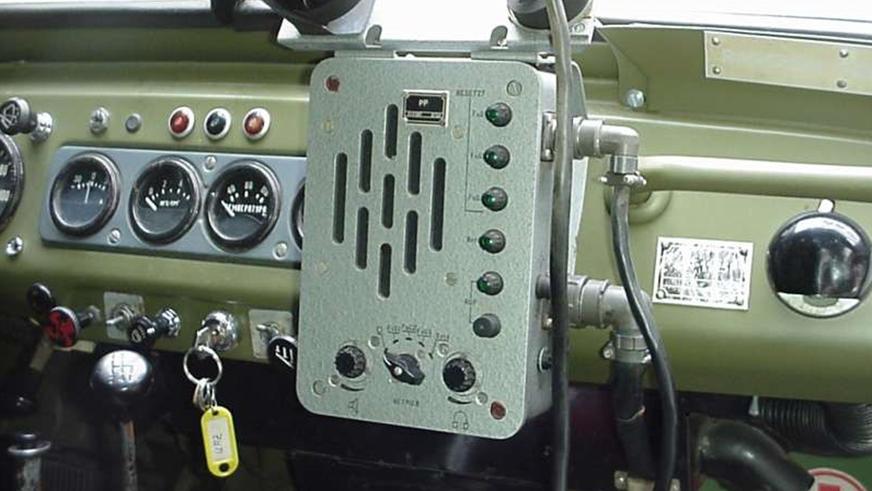 УАЗ из немецкой пожарной службы: зачем нужна труба сзади?