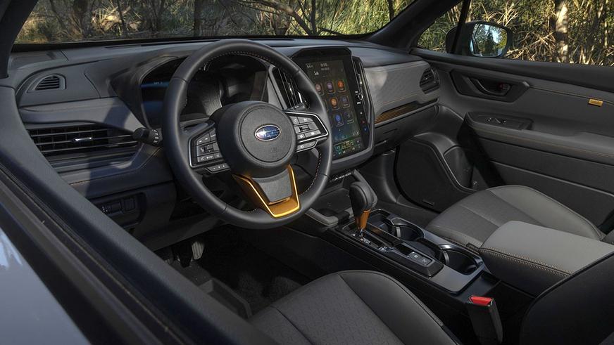 Показаны Subaru Forester Hybrid и Wilderness