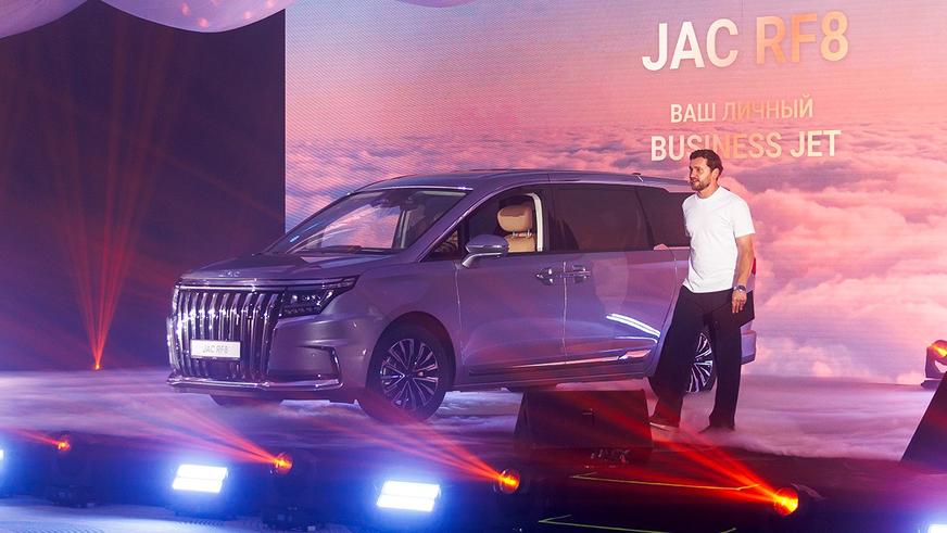 Семиместный минивэн от&nbsp;JAC вышел на&nbsp;рынок Казахстана