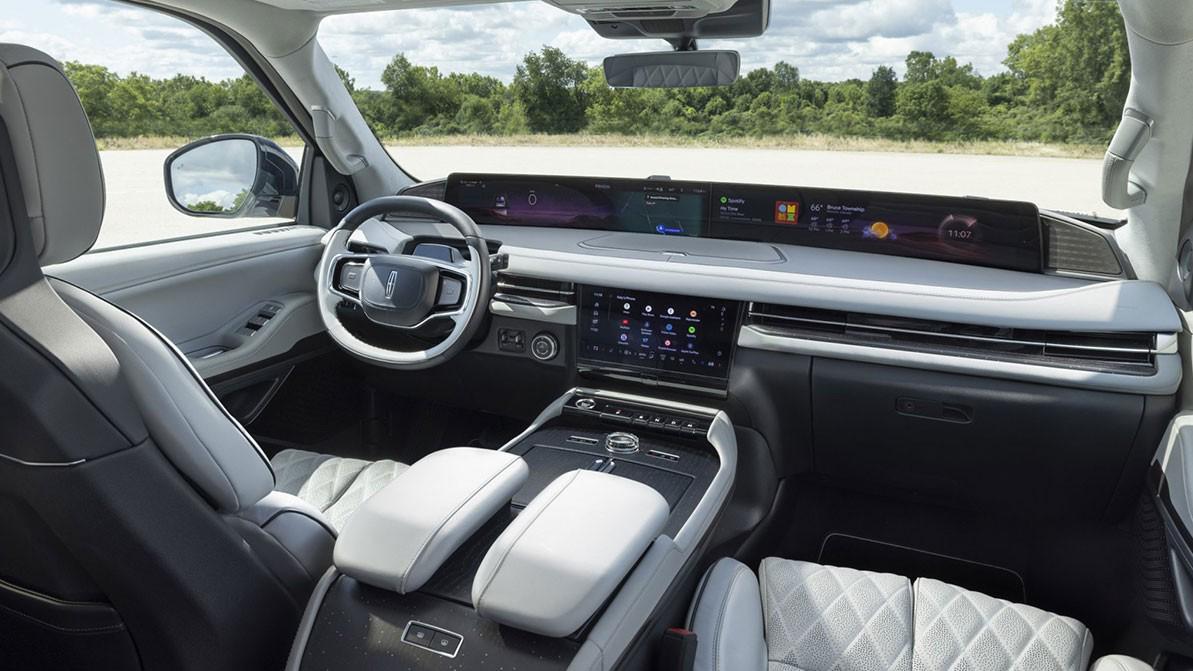 Исследование: пассажирские экраны автомобилистам не нужны