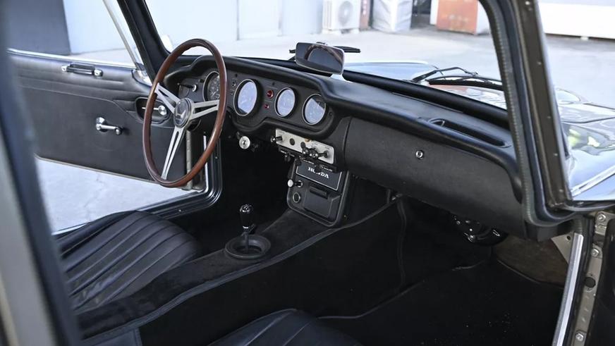 Крошечную ретро-Honda выставят на торги