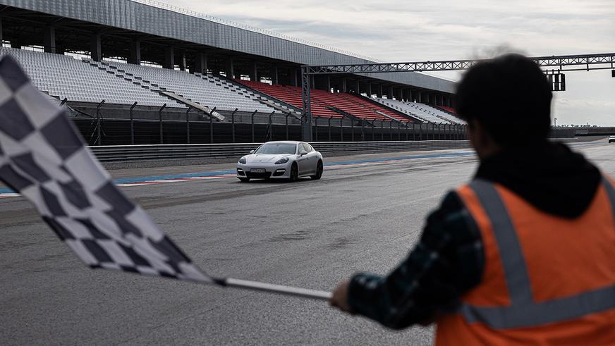 Обновлённый Porsche 911 прибыл в Казахстан