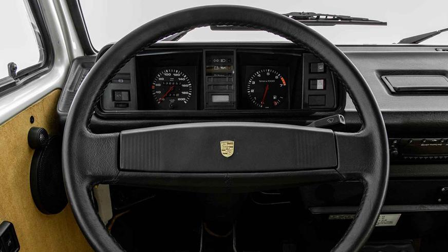 Редчайший микроавтобус Porsche оценили почти в 365 тысяч евро