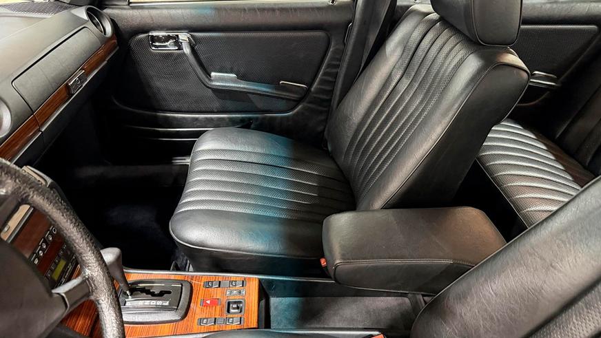 На торгах замечен Mercedes-Benz W123 почти без пробега