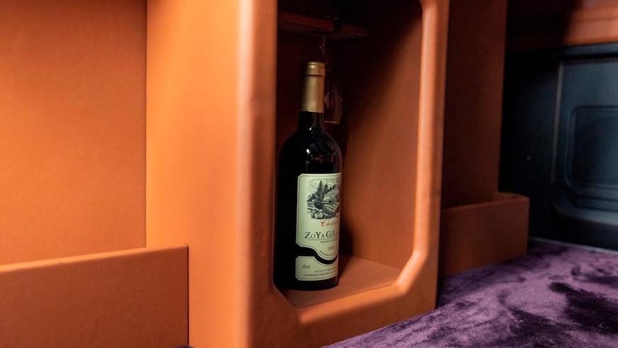 Брутальные внедорожники Toyota и Ford привезли тюнеры на выставку в Нью-Йорке