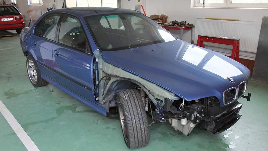 BMW M5 в кузове классического купе выставили на торги