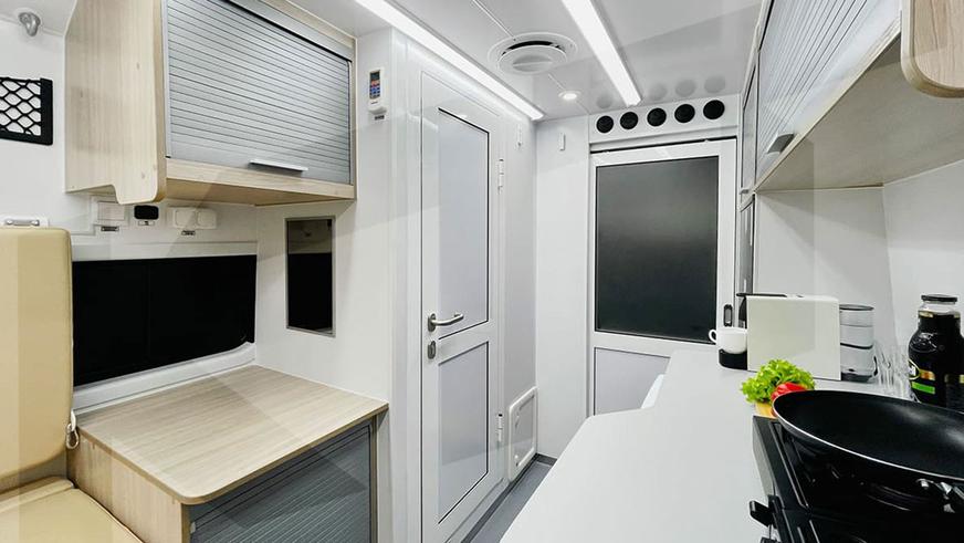 ГАЗ «Садко Next» превратили в кемпер в России