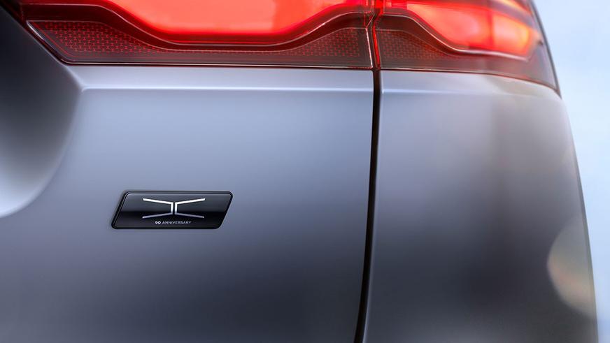 Jaguar провожает на покой F-Pace