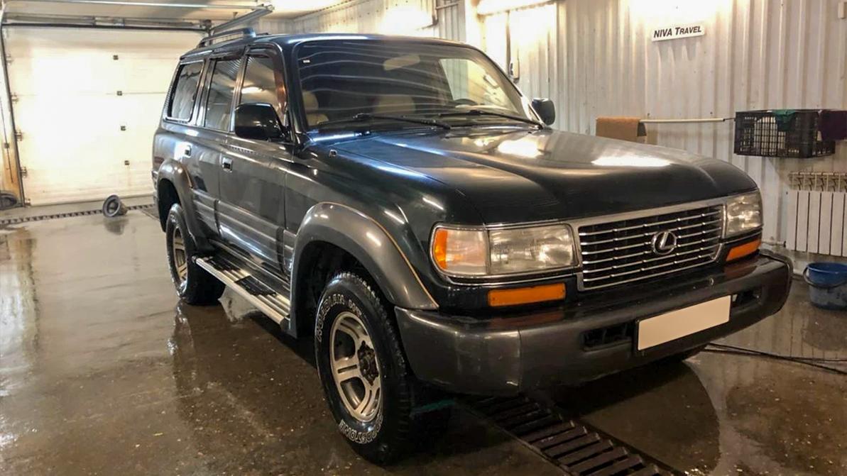 Почти 10 млн тенге просят за Lexus LX первого поколения