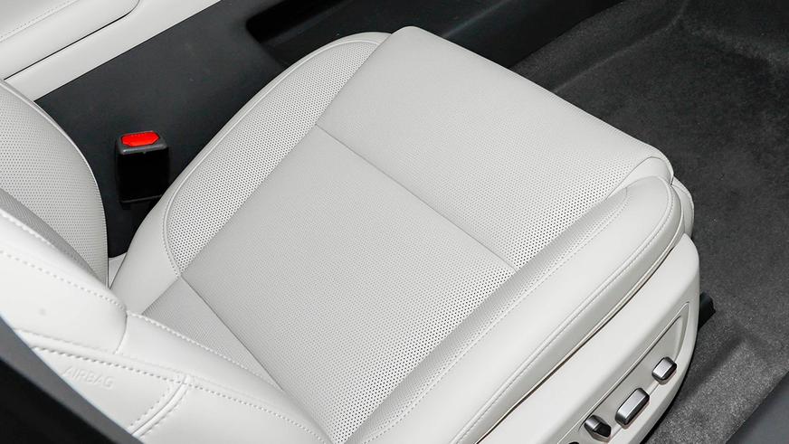 В Китае назвали цены на рекордный гибрид Hongqi