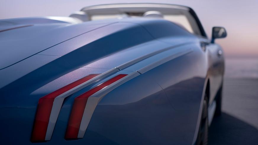 Rolls-Royce показала лимитированный родстер Nightingale