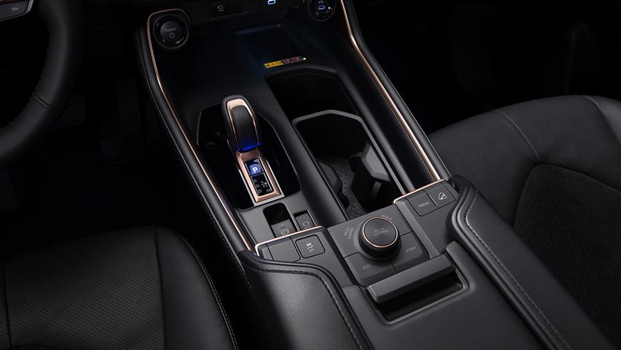 Toyota презентовала большой Highlander с приставкой Grand