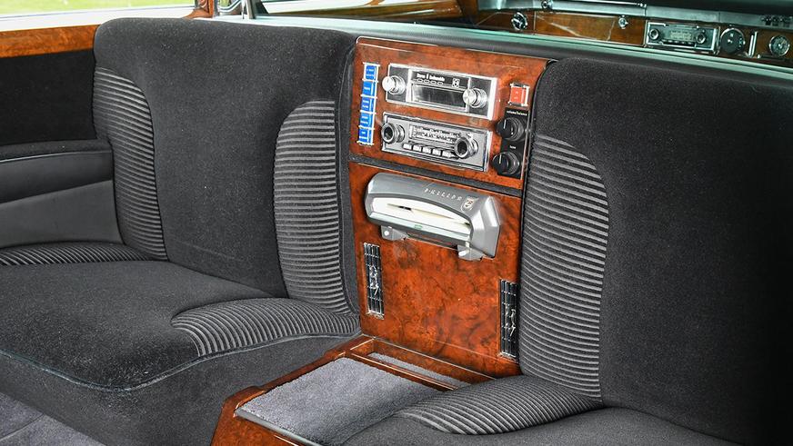 В продаже появился Mercedes-Benz Pullman, собранный для Джона Леннона