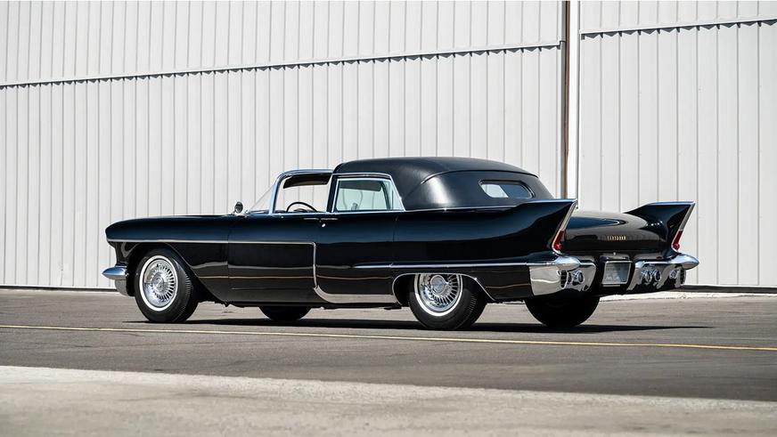 Экстравагантный Cadillac Eldorado продали за полмиллиона долларов