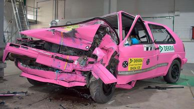 Безопасность старого VW Golf проверили по современным стандартам