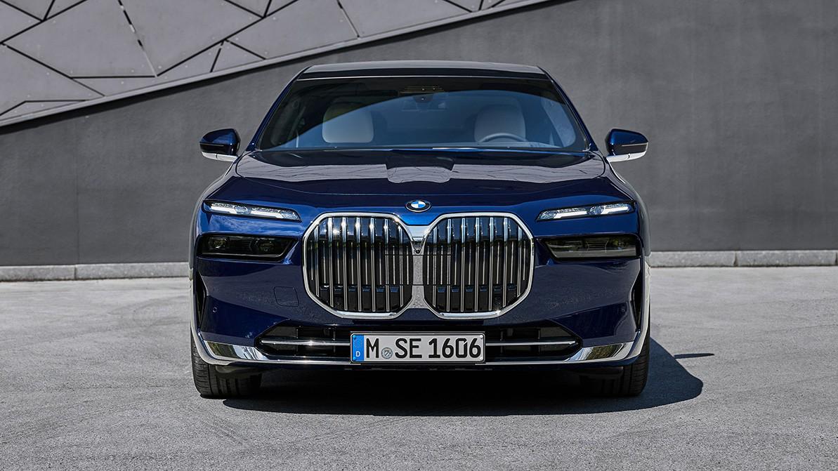BMW-ның «танауы» неге үлкейіп кетті?
