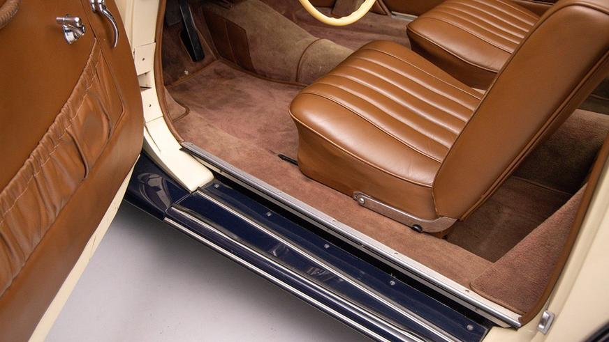 Редкий EMW 327 пустят с молотка в США