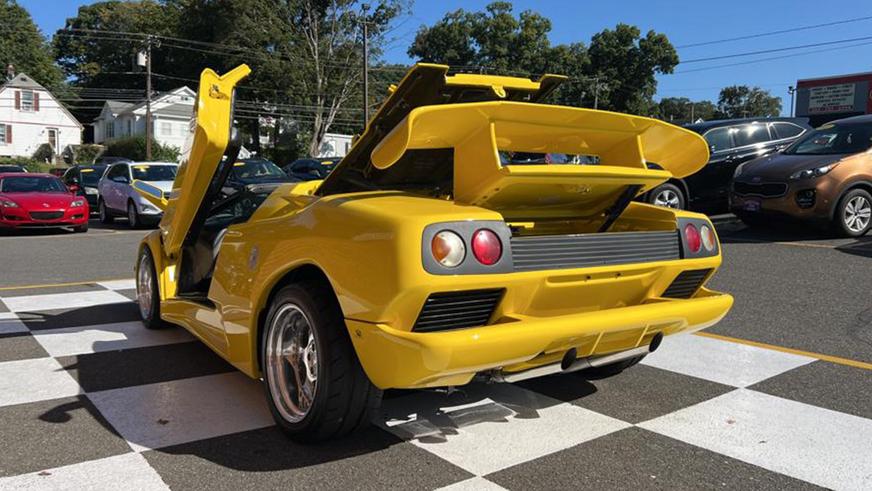 Старый Pontiac превратили в копию Lamborghini Diablo