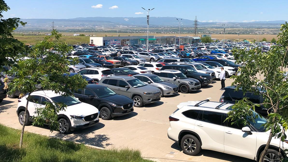 Казахстан оказался лидером автоэкспорта из Грузии