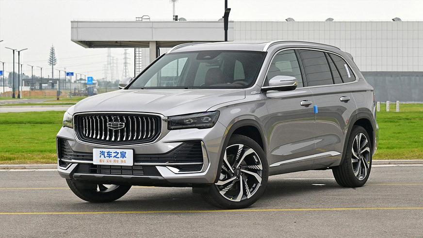 Кроссовер Geely Monjaro обновился и подешевел в Китае