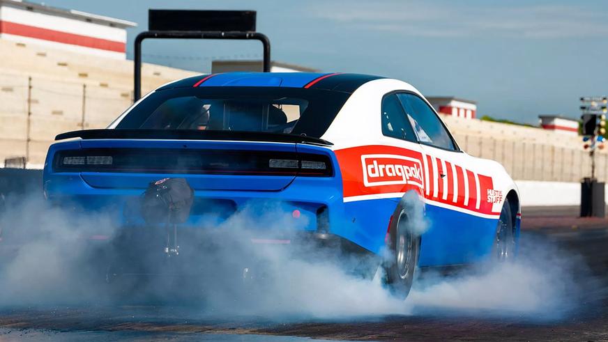 Dodge Charger всё же получил V8, но ездить на нём по дорогам нельзя