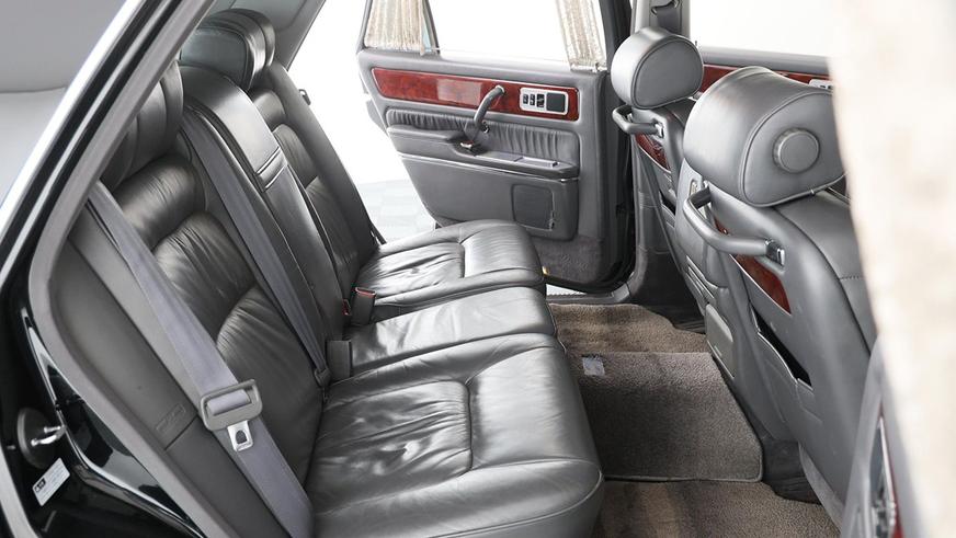 Редкий Toyota Century с V12 под капотом выставлен на продажу в Штатах