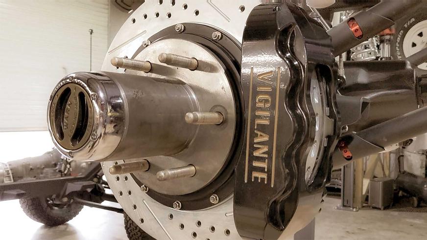 Рестомод Jeep Grang Wagoneer с новым сердцем