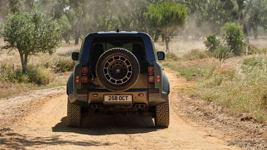 Раскрыт Land Rover Defender Octa