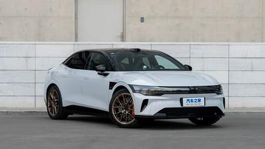 Zeekr 007 подешевел после обновления