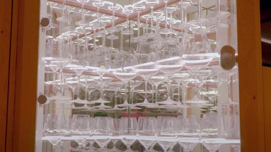 Самый дорогой дом на&nbsp;колёсах 2022&nbsp;года. В&nbsp;его комплект входит Ferrari