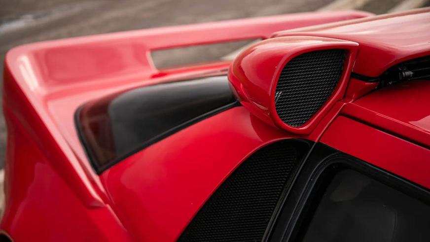 Пожилой Ford оценили дороже нового Porsche. Это очень редкий RS200