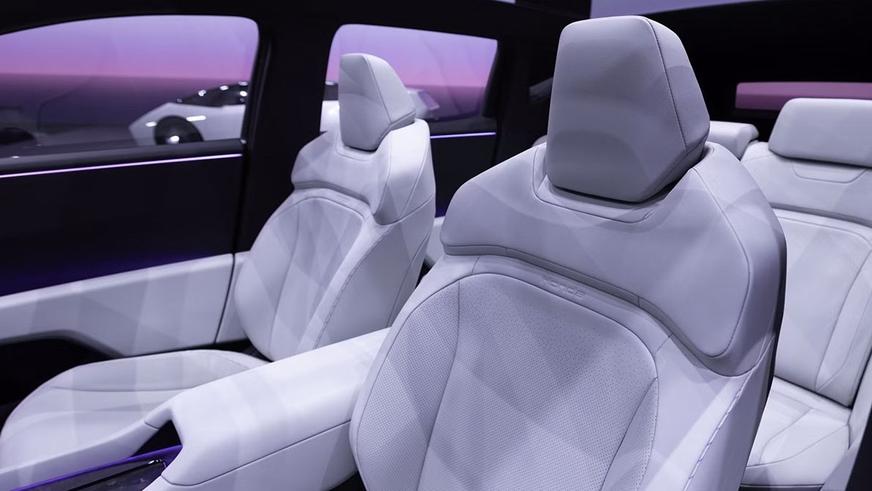 Honda показала электроседан в стиле Lamborghini