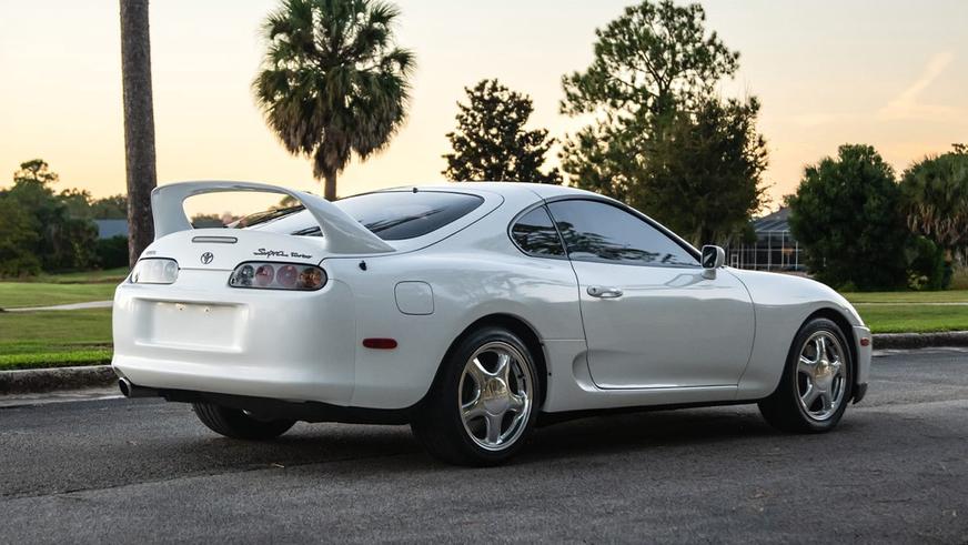 Рекордные 242 тысячи долларов заплатили за Toyota Supra
