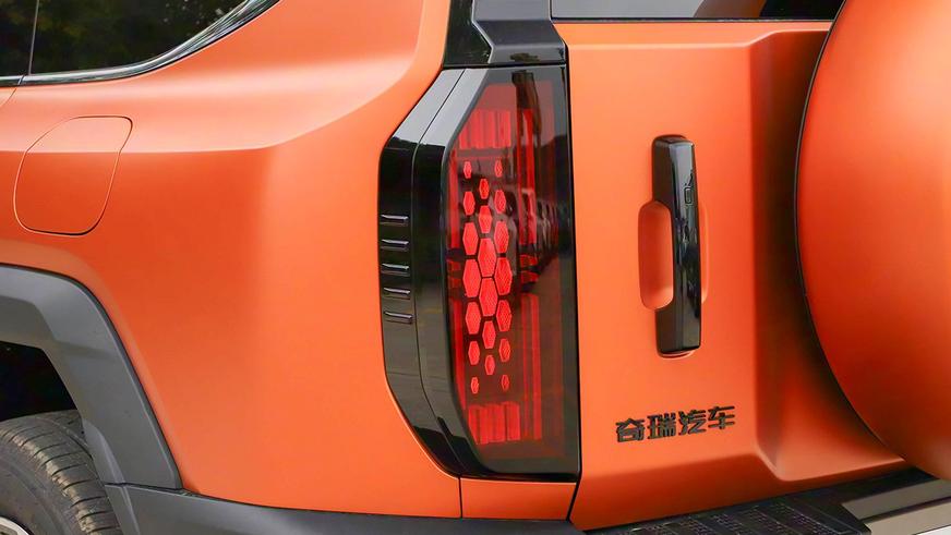 Новый Jetour стал первым автомобилем, форсировавшим реку Янцзы