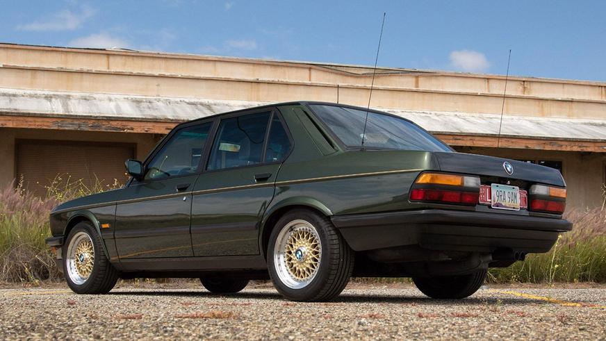 Королевскую BMW M5 выставили на торги