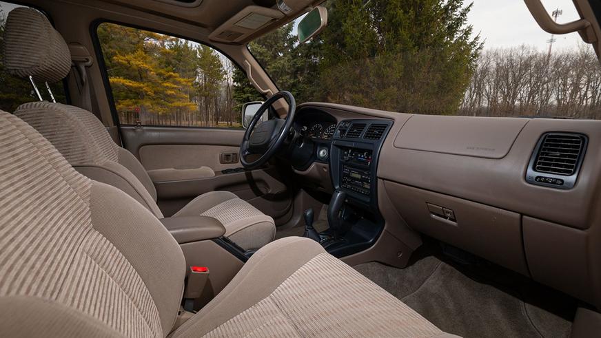 Практически новый Toyota 4Runner из 1990-х замечен на торгах
