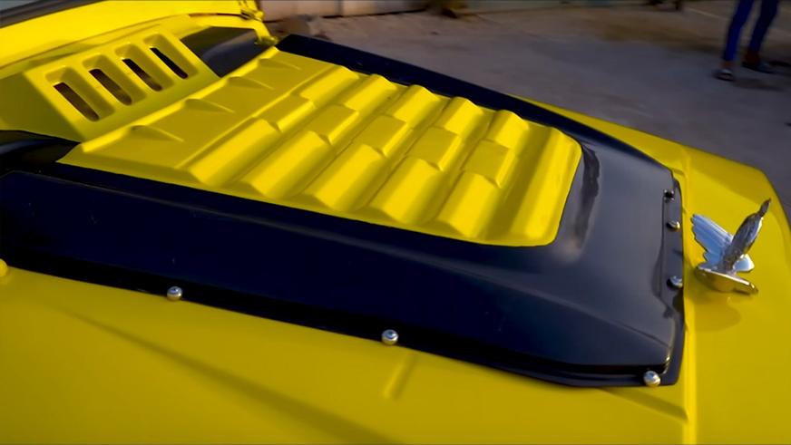 Такса тоже охотник. Но УАЗ «Хантер» растянули не для этого