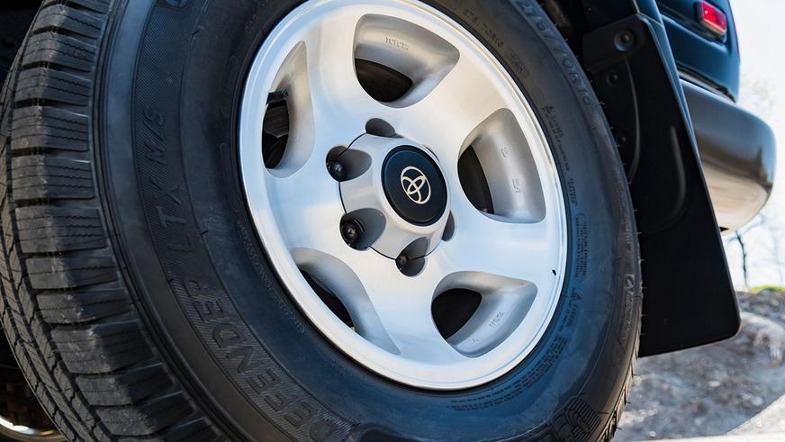 В США продают Toyota Land Cruiser 80 по цене «трёхсотки»