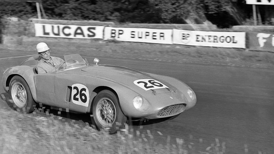 Сгоревший много лет назад Ferrari продали почти за два миллиона долларов